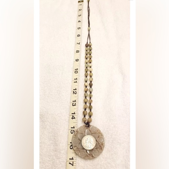 OFFERS WELCOMED - Pierced Mutton Fat Jade Flower Pendant Necklace 57.7g - Picture 6 of 11